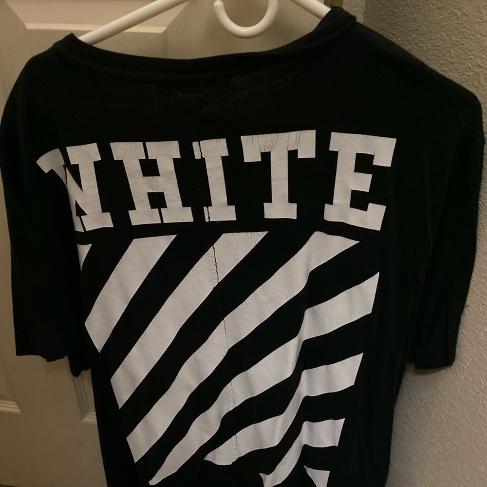 Authentic off white shirt sz L, in good condition